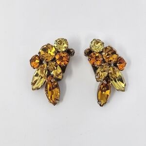VINTAGE AMBER RINESTONE CLIP-ON EARRINGS.